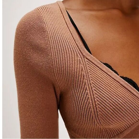 NWOT Free People Teagan Swit 1/4 Short Sleeve Ribbed V-Neck Top Fitted Cropped - Picture 2 of 12